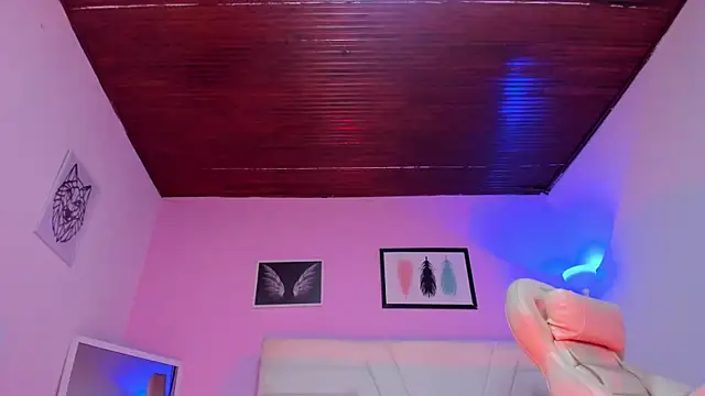 fressittalove01 online show from 09/15/25, 03:01