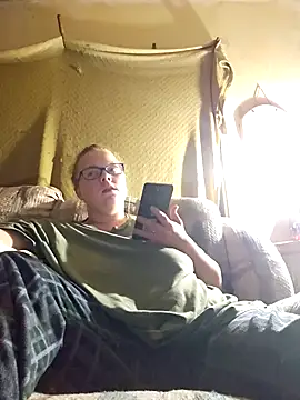 Snapshot of countrymomma chatting on 09/25/25, 04:27 countrymomma online show from 09/25/25, 04:27