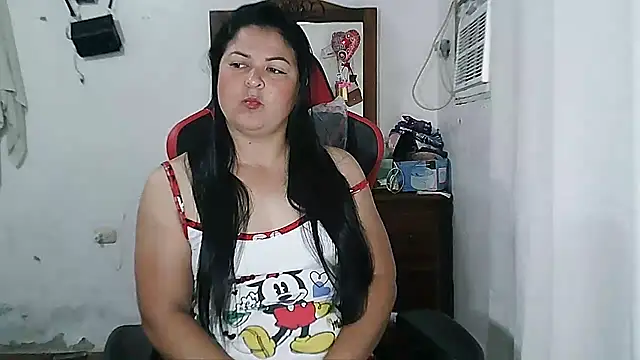 Snapshot of anapaulaa chatting on 09/10/25, 09:37 anapaulaa online show from 09/10/25, 09:37