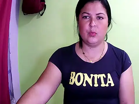 Snapshot of anapaulaa chatting on 10/16/25, 02:12 anapaulaa online show from 10/16/25, 02:12