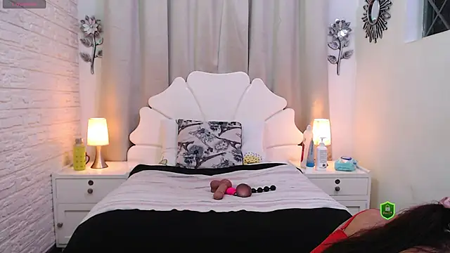 TrixySductress online show from 10/21/25, 03:35