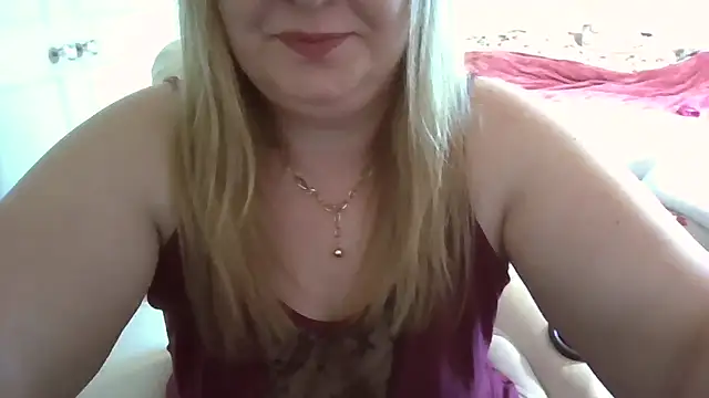 Snapshot of arianamodel4you chatting on 09/17/25, 05:36 arianamodel4you online show from 09/17/25, 05:36