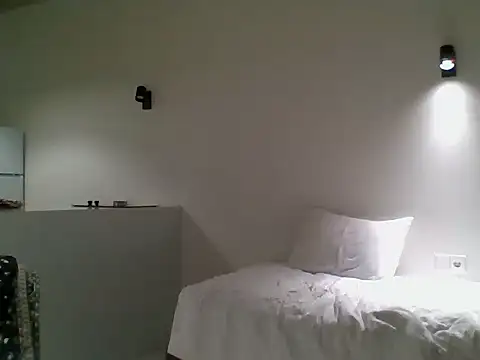 ALICAINWONDERLAND online show from 10/09/25, 03:43