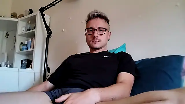 ilovechub112 online show from 09/26/25, 10:08