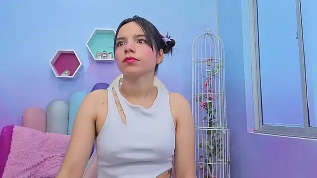 Issa Skinny  online show from 11/06/25, 11:33