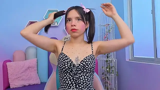 Issa Skinny  online show from 11/10/25, 11:42