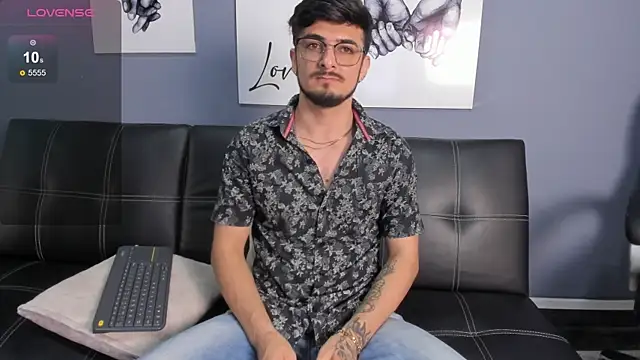 AaronFuentes7 online show from 09/12/25, 07:36