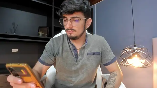AaronFuentes7 online show from 09/23/25, 05:38