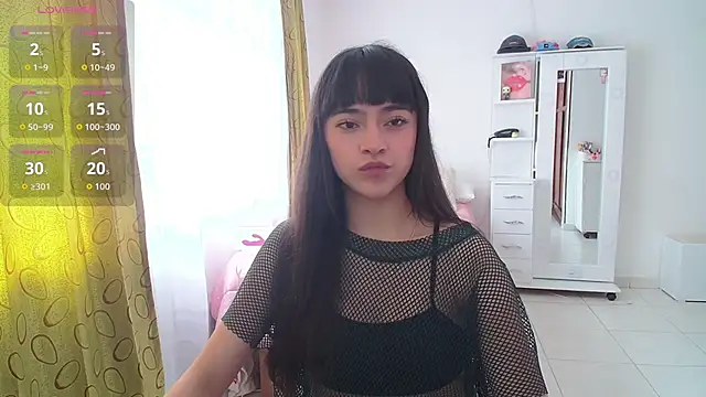 Snapshot of violetta_blackk chatting on 09/10/25, 04:40 violetta blackk online show from 09/10/25, 04:40