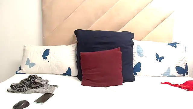 Snapshot of XXBUBBLYBARBIEXX chatting on 10/22/25, 06:40 XXBUBBLYBARBIEXX online show from 10/22/25, 06:40