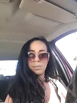 Snapshot of Rosaliemilaxxx chatting on 09/28/25, 12:10 Rosaliemilaxxx online show from 09/28/25, 12:10