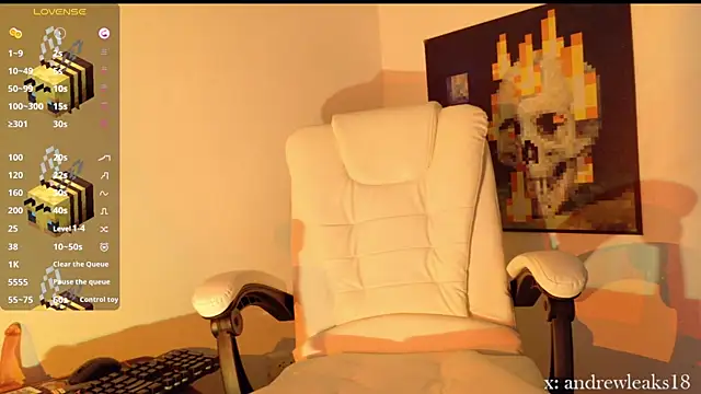 Snapshot of an_drew18 chatting on 10/13/25, 08:42 an drew18 online show from 10/13/25, 08:42