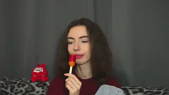 DeneenTurja online show from 09/27/25, 10:20