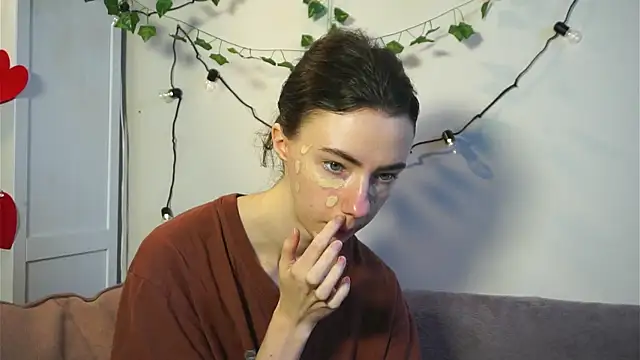 DeneenTurja online show from 11/18/25, 10:31