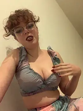 Snapshot of Kyokko-doll chatting on 11/17/25, 11:43 Kyokko-doll online show from 11/17/25, 11:43