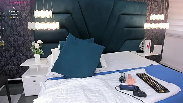 lexiluxuri online show from 09/30/25, 06:57