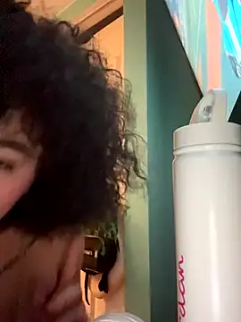 Snapshot of prinxesslola chatting on 10/21/25, 11:49 prinxesslola online show from 10/21/25, 11:49