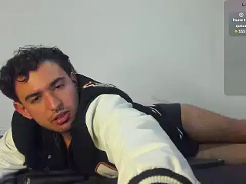 Snapshot of Alexxx_savage chatting on 09/15/25, 03:28 Alexxx savage online show from 09/15/25, 03:28