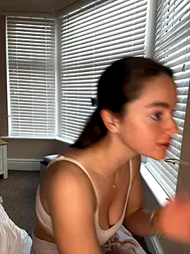 Snapshot of Mollyloverxo chatting on 10/09/25, 07:50 Mollyloverxo online show from 10/09/25, 07:50