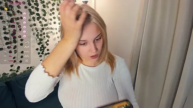 little  caprice online show from 09/22/25, 06:10