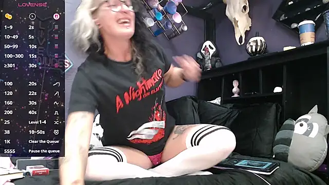 oddywithabody online show from 11/19/25, 06:57