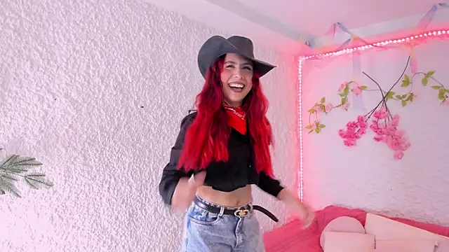 Snapshot of violet_belle_ chatting on 10/09/25, 01:09 violet belle online show from 10/09/25, 01:09