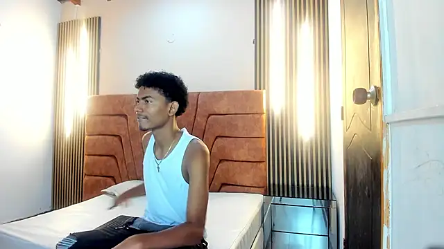 Snapshot of FYKMOR_1 chatting on 10/10/25, 03:38 FYKMOR 1 online show from 10/10/25, 03:38