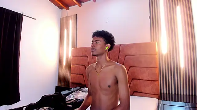 Snapshot of FYKMOR_1 chatting on 10/16/25, 04:02 FYKMOR 1 online show from 10/16/25, 04:02