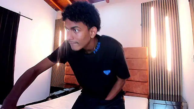 Snapshot of FYKMOR_1 chatting on 10/20/25, 03:51 FYKMOR 1 online show from 10/20/25, 03:51