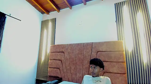 Snapshot of FYKMOR_1 chatting on 11/12/25, 07:35 FYKMOR 1 online show from 11/12/25, 07:35