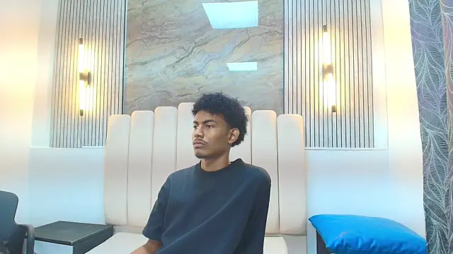 Snapshot of FYKMOR_1 chatting on 11/20/25, 08:08 FYKMOR 1 online show from 11/20/25, 08:08