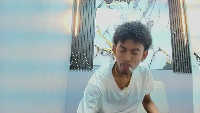 Snapshot of FYKMOR_1 chatting on 11/22/25, 07:35 FYKMOR 1 online show from 11/22/25, 07:35