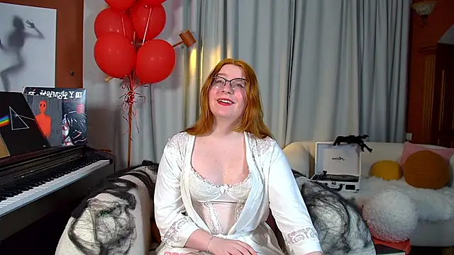 Snapshot of AliceAllisons chatting on 10/24/25, 06:37 AliceAllisons online show from 10/24/25, 06:37