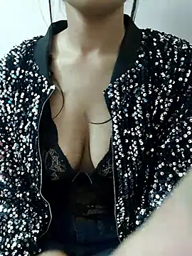 Snapshot of KARISHMA-STRIP chatting on 10/07/25, 05:54 KARISHMA-STRIP online show from 10/07/25, 05:54