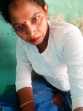 Snapshot of Chandrakanta-Devi chatting on 10/04/25, 09:07 Chandrakanta-Devi online show from 10/04/25, 09:07