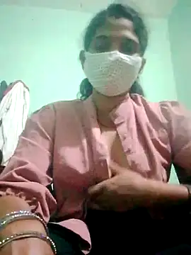 Snapshot of Chandrakanta-Devi chatting on 10/13/25, 03:23 Chandrakanta-Devi online show from 10/13/25, 03:23