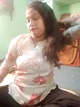 Snapshot of Chandrakanta-Devi chatting on 10/26/25, 09:15 Chandrakanta-Devi online show from 10/26/25, 09:15