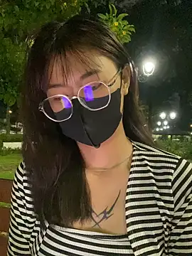 Snapshot of __BabyShowPublic__ chatting on 10/23/25, 11:53 BabyShowPublic online show from 10/23/25, 11:53