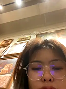 Snapshot of __BabyShowPublic__ chatting on 10/27/25, 01:15 BabyShowPublic online show from 10/27/25, 01:15