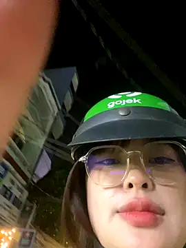 Snapshot of __BabyShowPublic__ chatting on 11/09/25, 03:32 BabyShowPublic online show from 11/09/25, 03:32