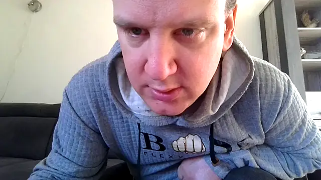 Snapshot of epica40 chatting on 10/18/25, 11:00 epica40 online show from 10/18/25, 11:00