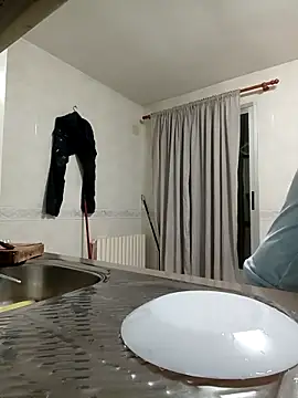 Snapshot of salomet_ chatting on 11/21/25, 06:50 salomet online show from 11/21/25, 06:50