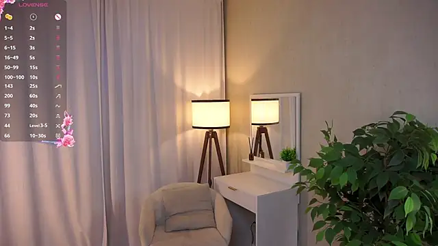 Snapshot of TomokoRocha chatting on 10/09/25, 11:08 TomokoRocha online show from 10/09/25, 11:08