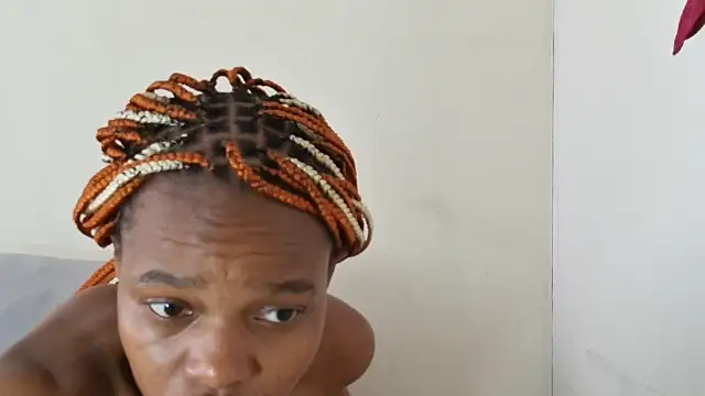 SexyBitchx01 online show from 10/10/25, 10:36