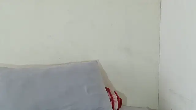 SexyBitchx01 online show from 10/12/25, 01:32