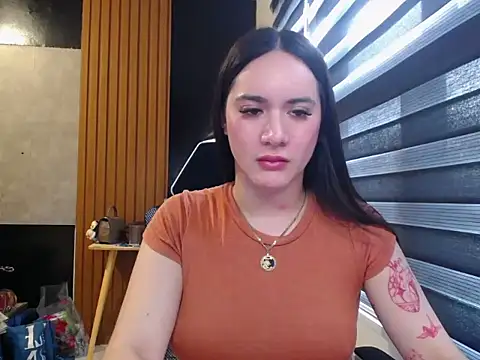 Snapshot of Yhanbeaufort18 chatting on 09/18/25, 07:43 Yhanbeaufort18 online show from 09/18/25, 07:43