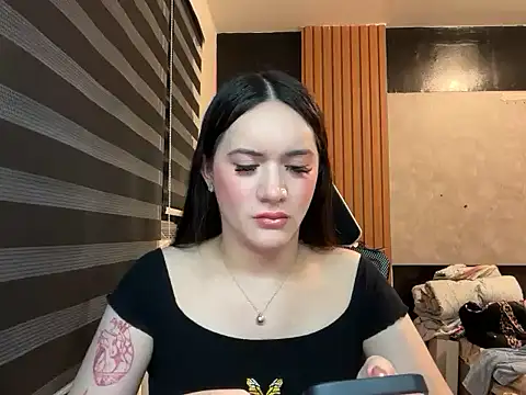 Snapshot of Yhanbeaufort18 chatting on 10/02/25, 11:39 Yhanbeaufort18 online show from 10/02/25, 11:39