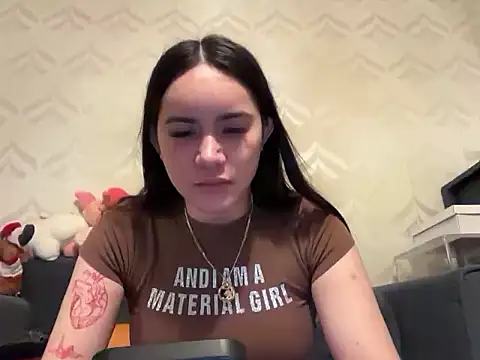 Snapshot of Yhanbeaufort18 chatting on 10/12/25, 04:06 Yhanbeaufort18 online show from 10/12/25, 04:06