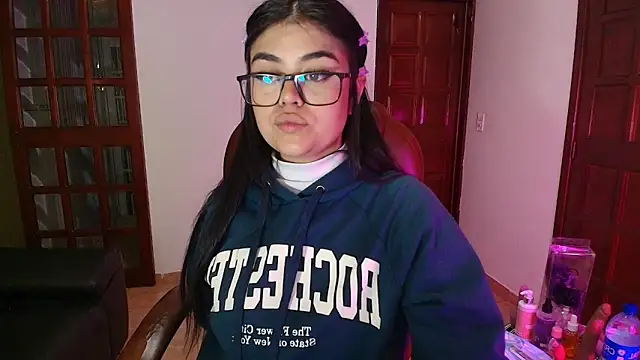 Mia Morelli  online show from 11/06/25, 03:51