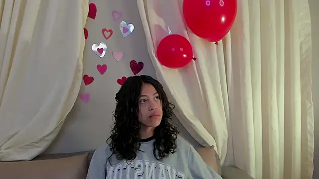 Snapshot of liily_grey chatting on 09/17/25, 01:35 liily grey online show from 09/17/25, 01:35